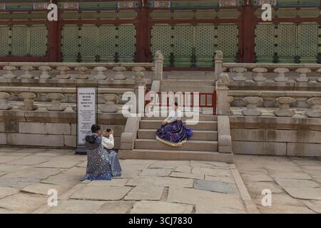 Séance photo au palais de Gyeongbokgung à Séoul en Corée du Sud Banque D'Images