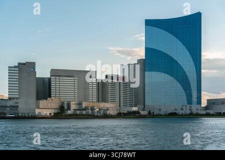 Atlantic City, NJ - 28 août 2025 : Harrah's Resort Atlantic City est un hôtel casino dans le quartier de la marina d'Atlantic City, New Jersey, propriété de Vici P. Banque D'Images
