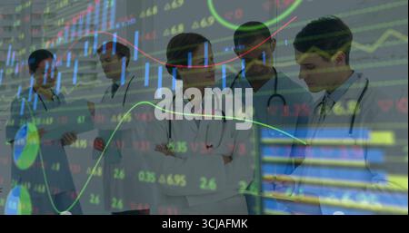 Médecin féminin mature en blouse de laboratoire analysant les données dans le hall de l'hôpital, avec des superpositions de graphique en chandelier Banque D'Images