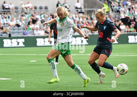 Stockholm, Suède. 06 septembre 2025. STOCKHOLM, SUÈDE 20250906Emilie Joramo de Hammarby et Mia Persson de Malmö lors du match de football suédois féminin de samedi entre Hammarby IF et Malmö FF à la 3Arena. Photo : Henrik Montgomery/TT/Code 10060 crédit : TT News Agency/Alamy Live News Banque D'Images