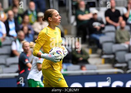 Stockholm, Suède. 06 septembre 2025. STOCKHOLM, SUÈDE 20250906 Sara Kanutte Sørensen Fornes deMalmö a une chance de but mais la gardienne de Hammarby Melina Loeck sauve lors du match de football suédois féminin de samedi entre Hammarby IF et Malmö FF à la 3Arena. Photo : Henrik Montgomery/TT/Code 10060 crédit : TT News Agency/Alamy Live News Banque D'Images