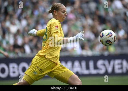 Stockholm, Suède. 06 septembre 2025. STOCKHOLM, SUÈDE 20250906 Sara Kanutte Sørensen Fornes deMalmö a une chance de but mais la gardienne de Hammarby Melina Loeck sauve lors du match de football suédois féminin de samedi entre Hammarby IF et Malmö FF à la 3Arena. Photo : Henrik Montgomery/TT/Code 10060 crédit : TT News Agency/Alamy Live News Banque D'Images
