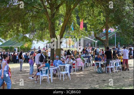 Seixal, Portugal. 6 septembre 2025. Les gens assistent à la Festa do Avante, le festival politique et culturel annuel organisé par le Parti communiste portugais (PCP). Crédit : Ricardo Rocha/Alamy Live News. Banque D'Images