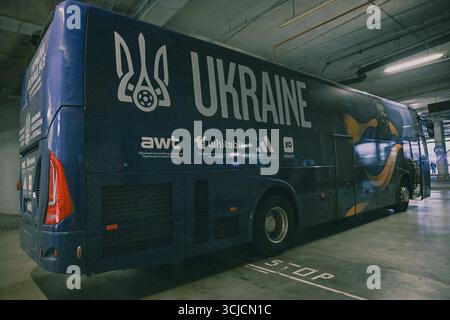 Wroclaw, Pologne. 05th Sep, 2025. Wroclaw, Pologne, 05 septembre 2025 : bus de l'équipe nationale d'Ukraine avant le match entre l'Ukraine et la France dans les qualifications européennes pour la Coupe du monde 2026 à Wroclaw, Pologne, le 5 septembre 2025. (Yaroslav Dunka/SPP) crédit : SPP Sport Press photo. /Alamy Live News Banque D'Images