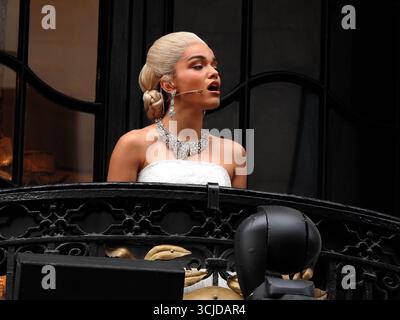 Londres, Royaume-Uni. 06 septembre 2025. Ce samedi 6 septembre 2025 était le dernier jour d'Evita dans le West End. Rachel Zegler interprète Don't Cry for me Argentina depuis le balcon du London Palladum. Crédit : Alexander Seale/Alamy Live News Banque D'Images