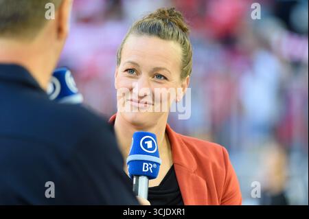 Munich, Allemagne. 06 septembre 2025. Munich, Allemagne, 6 septembre 2025 : Almuth Schult comme TV-pundit avant le match Google Pixel Frauen Bundesliga entre le FC Bayern Munich et le Bayer Leverkusen à l'Allianz Arena, Munich, Allemagne. (Sven Beyrich/SPP) crédit : photo de presse sportive SPP. /Alamy Live News Banque D'Images