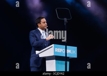 Birmingham, Royaume-Uni. 05 SEPTEMBRE 2025. Zia Yusuf, membre senior de Reform UK et chef de 'UK DOGE', le premier jour de la conférence du Parti réformiste, organisée au NEC de Birmingham pour son édition 2025. Crédit Milo Chandler/Alamy Live News Banque D'Images