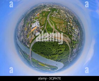 Vue aérienne, jonction autoroute Duesseldorf-Bilk de l'A46 avec Muenchener Strasse à Fleher Wald et Rhin, association de jardins de lotissement KGV He Banque D'Images
