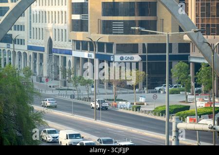 Doha, Qatar - 30 août 2025 : QNB Bank construit Grand Hammad Doha Bank Street Doha Qatar Banque D'Images