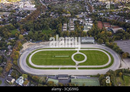 Vue aérienne, ancienne piste de trot Dinslaken avec travaux de démolition et chantier de construction pour un nouveau quartier résidentiel, Baerenkampallee, Dinslaken, Ruh Banque D'Images