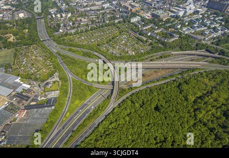 Vue aérienne, croisement Duesseldorf-Bilk, autoroute A46 Duesseldorf-Bilk et Muenchener Strasse, Fleher Wald, association de jardins d'allotissement KKGV, Flehe, D. Banque D'Images
