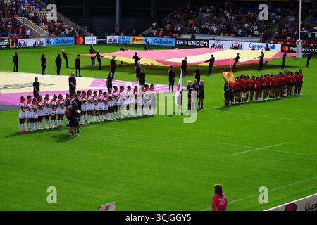 York, Angleterre, 7 septembre 2025. Les équipes du Japon et de l'Espagne s'alignent pour les hymnes nationaux de la Coupe du monde de rugby féminin au York Community Stadium, York. Crédit : Colin Edwards/Alamy Live News Banque D'Images
