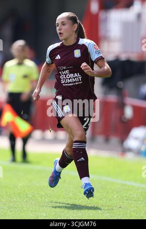 Crawley, Royaume-Uni, 7 septembre 2025. Océane Deslandes d'Aston Villa lors du match de Super League féminine de Brighton Women vs Aston Villa Women Barclay au People's pension Stadium de Crawley. Le crédit photo devrait se lire : Paul Terry Banque D'Images