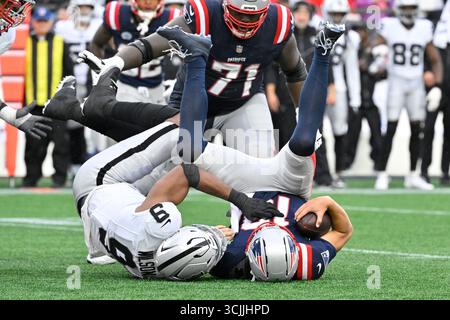 Foxborough, Massachusetts, États-Unis. 7 septembre 2025. Massachusetts, États-Unis ; L'extrémité défensive des Raiders de Las Vegas Tyree Wilson (9) est limogée par l'extrémité défensive des Raiders de Las Vegas Tyree Wilson (9) lors de la deuxième mi-temps au Gillette Stadium, à Foxborough, Massachusetts. Eric Canha/CSM/Alamy Live News Banque D'Images