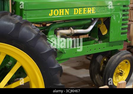 Tracteur agricole de marque John Deere Banque D'Images