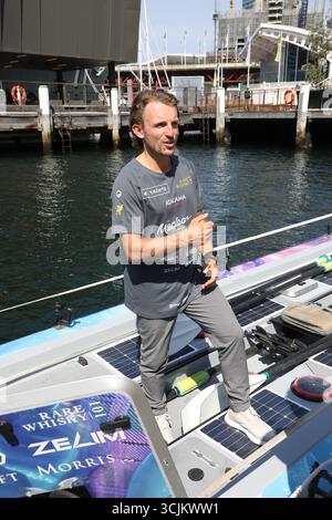 Sydney, Australie. 8 septembre 2025. Les Maclean Brothers rampent au Musée maritime pour promouvoir leur record du monde dans le pacifique. Jamie, Ewan et Lachlan Maclean ont ramé plus de 9 000 miles (7 821 miles nautiques) sans escale du Pérou, devenant ainsi la première équipe à terminer la traversée complète de l'Amérique du Sud à l'Australie. Les frères ont enduré des tempêtes, le mal de mer, des blessures et une quasi-catastrophe lorsque Lachlan a été jeté par-dessus bord, tout en levant plus de 876 000 £ (1,81 million de dollars australiens) pour atteindre un objectif de 1 million de £ pour des projets d'eau potable. Ils ont été accueillis par certaines personnes avec des drapeaux écossais. Crédit : Richard Banque D'Images