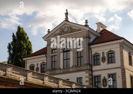Varsovie, Pologne, Europe, 5 août 2024 : églises, bâtiments historiques et rues Banque D'Images