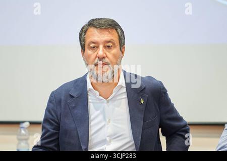 News - Matteo Salvini ouvre la campagne électorale de la Lega en Calabre pour les élections régionales avec Roberto Occhiuto e Claudio Durigon Matteo Salvini ouvre la campagne électorale de la Legas en Calabre pour les élections régionales. Pendant Matteo Salvini ouvre la campagne électorale de la Ligue en Calabre pour les élections régionales avec Roberto Occhiuto e Claudio Durigon, News in Catanzaro, Italy, September 08 2025 Catanzaro Parco biodiversita mediterranea Michele Traversa Italy Copyright : xAntonioxMoniacix/xLiveMediax LPN 2014762 Banque D'Images