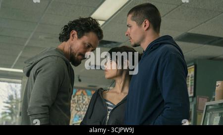 Clayne CRAWFORD, TOBY WALLACE et JENNA ORTEGA dans FINESTKIND (2023), réalisé par BRIAN HELGELAND. Crédit : Bosque Ranch Productions / Krasnoff Foster Productions / album Banque D'Images