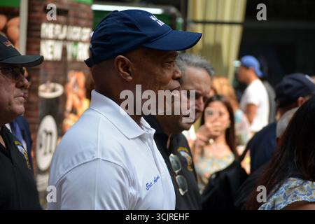 Le maire de New York Eric Adams défilant dans le défilé annuel de la fête du travail à Midtown Manhattan. Banque D'Images