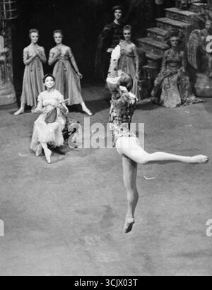 Le danseur de ballet danois Erik Bruhn dans Hélène de Troie, 1955 Banque D'Images