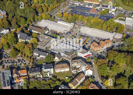 Vue aérienne, centre commercial Dortmunder Strasse, supermarché Edeka, DM et Aldi, chantier à côté du supermarché Edeka, parkings, Herringen dis Banque D'Images