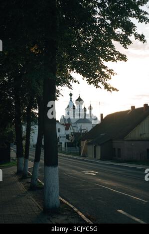 Ancienne église orthodoxe de l'ancien Nicolas le Wonderworker à Postavy, région de Vitebsk, Biélorussie. Photo de haute qualité Banque D'Images