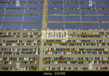 Vue aérienne, aéroport Weeze, compagnie aérienne Ryanair, parc solaire et parkings, Baal, Weeze, Bas Rhin, Rhénanie du Nord-Westphalie, Allemagne Banque D'Images