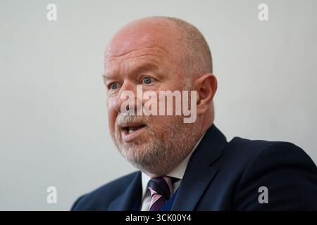 SOUS EMBARGO À 0001 MERCREDI 10 SEPTEMBRE photo du dossier datée du 30/05/22 de Sir Andy Cooke, inspecteur en chef de la police de sa Majesté, a déclaré que les officiers sont placés dans une position inique par la législation actuelle et que « la discrétion et le bon sens ne l'emportent pas toujours sur ces questions ». Il s'est entretenu avec des journalistes avant la publication du rapport annuel de son organisation sur l'état de la police en Angleterre et au pays de Galles. Date d'émission : mercredi 10 septembre 2025. Banque D'Images