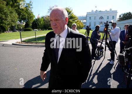 Washington, États-Unis. 09th Sep, 2025. Le tsar de la frontière de la Maison Blanche Tom Homan parle aux journalistes devant la Maison Blanche à Washington le 9 septembre 2025. Photo de Yuri Gripas/ABACAPRESS.COM crédit : Abaca Press/Alamy Live News Banque D'Images