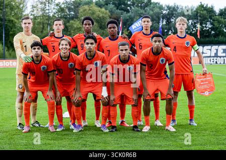 Grave, pays-Bas. 09th Sep, 2025. GRAVE, 09-09-2025, Sportpark de Kranenhof, saison 2025/2026, International Youth Friendly, match entre les pays-Bas u17 et la Belgique u17. Photos montre teampicture Credit : Pro Shots/Alamy Live News Banque D'Images