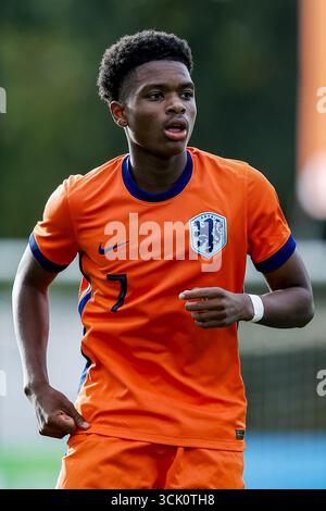 Grave, pays-Bas. 09th Sep, 2025. GRAVE, 09-09-2025, Sportpark de Kranenhof, saison 2025/2026, International Youth Friendly, match entre les pays-Bas u17 et la Belgique u17. Photos montre Jerayno Schaken, joueur néerlandais des U17 crédit : Pro Shots/Alamy Live News Banque D'Images