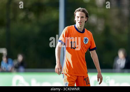 Grave, pays-Bas. 09th Sep, 2025. GRAVE, 09-09-2025, Sportpark de Kranenhof, saison 2025/2026, International Youth Friendly, match entre les pays-Bas u17 et la Belgique u17. Photos montre le joueur néerlandais de U17 Luca NAS crédit : Pro Shots/Alamy Live News Banque D'Images