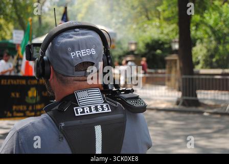 New York City, New York, États-Unis - 06 septembre 2025 : presse au défilé de la fête du travail de New York et mars, le plus ancien et le plus grand défilé de la fête du travail d'Amérique. Banque D'Images