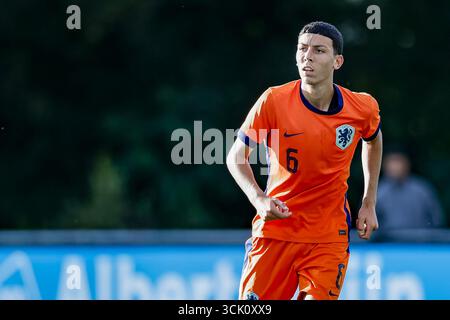 Grave, pays-Bas. 09th Sep, 2025. GRAVE, 09-09-2025, Sportpark de Kranenhof, saison 2025/2026, International Youth Friendly, match entre les pays-Bas u17 et la Belgique u17. Photos montre le joueur néerlandais U17 Ibrahim Faik crédit : Pro Shots/Alamy Live News Banque D'Images