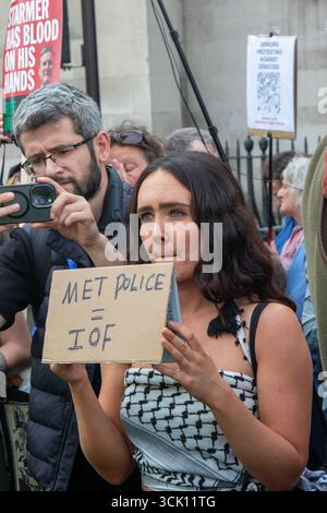 Londres, Royaume-Uni, le 6 septembre 2025 :- manifestants pro-Palestine sur la place du Parlement Banque D'Images