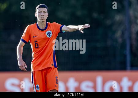 Grave, pays-Bas. 09th Sep, 2025. GRAVE, 09-09-2025, Sportpark de Kranenhof, saison 2025/2026, International Youth Friendly, match entre les pays-Bas u17 et la Belgique u17. Photos montre le joueur néerlandais U17 Ibrahim Faik crédit : Pro Shots/Alamy Live News Banque D'Images