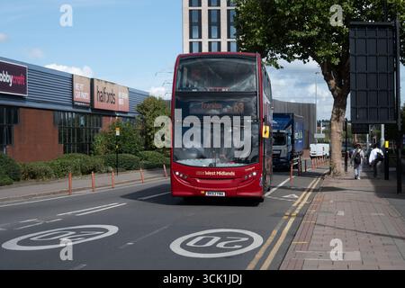 Service de bus National Express West Midlands No. 63 à Bristol Road, Selly Oak, Birmingham, Royaume-Uni Banque D'Images