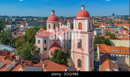 Vue aérienne de l'église orthodoxe du Saint-esprit à Vilnius, la capitale de la Lituanie dans les États baltes Banque D'Images