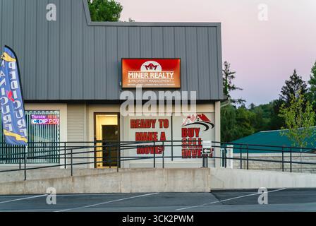 New Hartford, New York - 21 août 2025 : vue rapprochée de Miner Realty and Property Management est une agence immobilière basée à Rome, New York, que Ser Banque D'Images