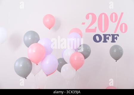 20 % de réduction. Design Flyer avec ballons Banque D'Images