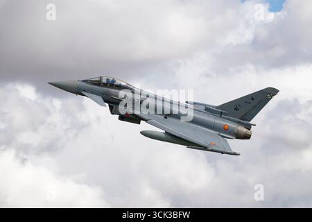 Armée de l'air et de l'espace espagnole Eurofighter Typhoon Multirole Fighter Jet quitte la base aérienne de la RAF Fairford dans le sud de l'Angleterre après l'Air Tattoo Banque D'Images
