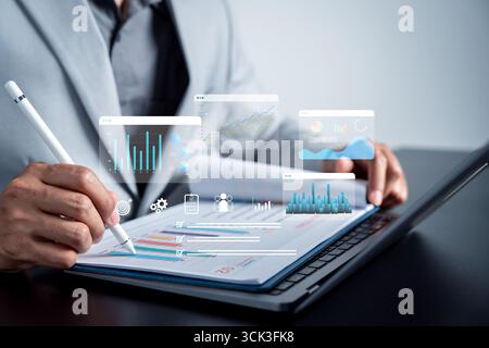 Planification financière et analyse de données avec graphiques et interface analytique, budget de profit Banque D'Images