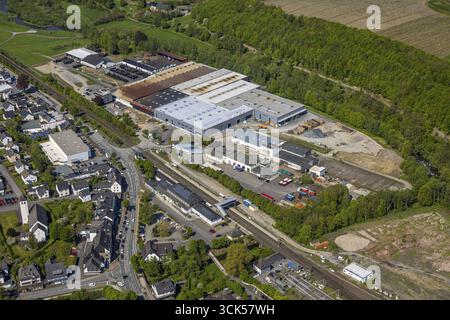 Vue aérienne, vue locale Velmede, zone commerciale Kapellenstrasse, M. Bush GmbH, Bestwig, Sauerland, Rhénanie du Nord-Westphalie, Allemagne, DE, Europe, comme Banque D'Images