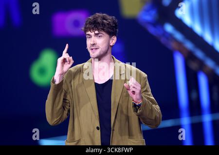 Cologne, Allemagne. 10 septembre 2025. Le magicien timon Krause se produit lors de la cérémonie des German Television Awards. Crédit : Rolf Vennenbernd/dpa/Alamy Live News Banque D'Images
