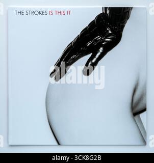 Reprise LP de Is This It, le premier album studio du groupe de rock américain The Strokes, sorti en 2001 Banque D'Images