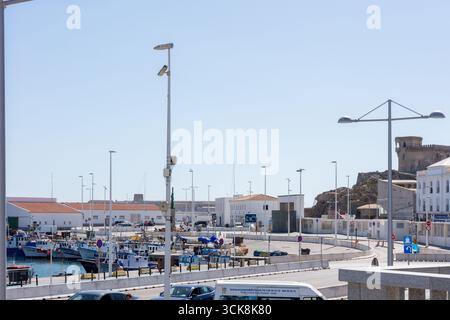 Port de Tarifa avec ferry bus Balearia Espagne septembre 2025 Banque D'Images
