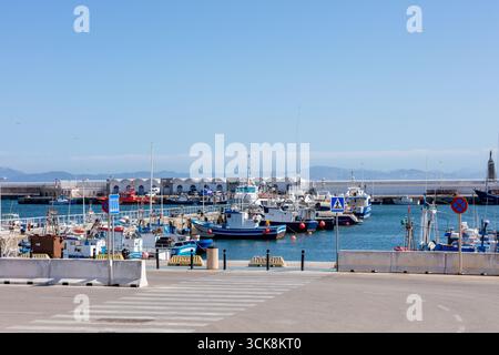 Port de Tarifa avec ferry bus Balearia Espagne septembre 2025 Banque D'Images