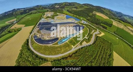 Vue aérienne, décharge d'élimination des déchets Frielinghausen, entreprise d'élimination des déchets de la Hochsauerlandkreis, globe terrestre, image fisheye, image à 360 degrés, t Banque D'Images