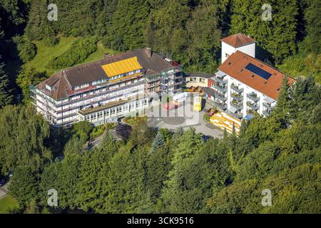 Vue aérienne, communauté de Bleibergquelle, organisation à but non lucratif, chantier et rénovation avec échafaudage, Velbert, région de la Ruhr, Rhénanie-du-Nord-Wes Banque D'Images